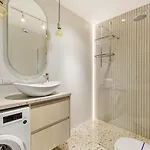 Apartment Queen Size Bed - Obok Manufaktury W Centrum Lodzi - Parking Gratis!!! *